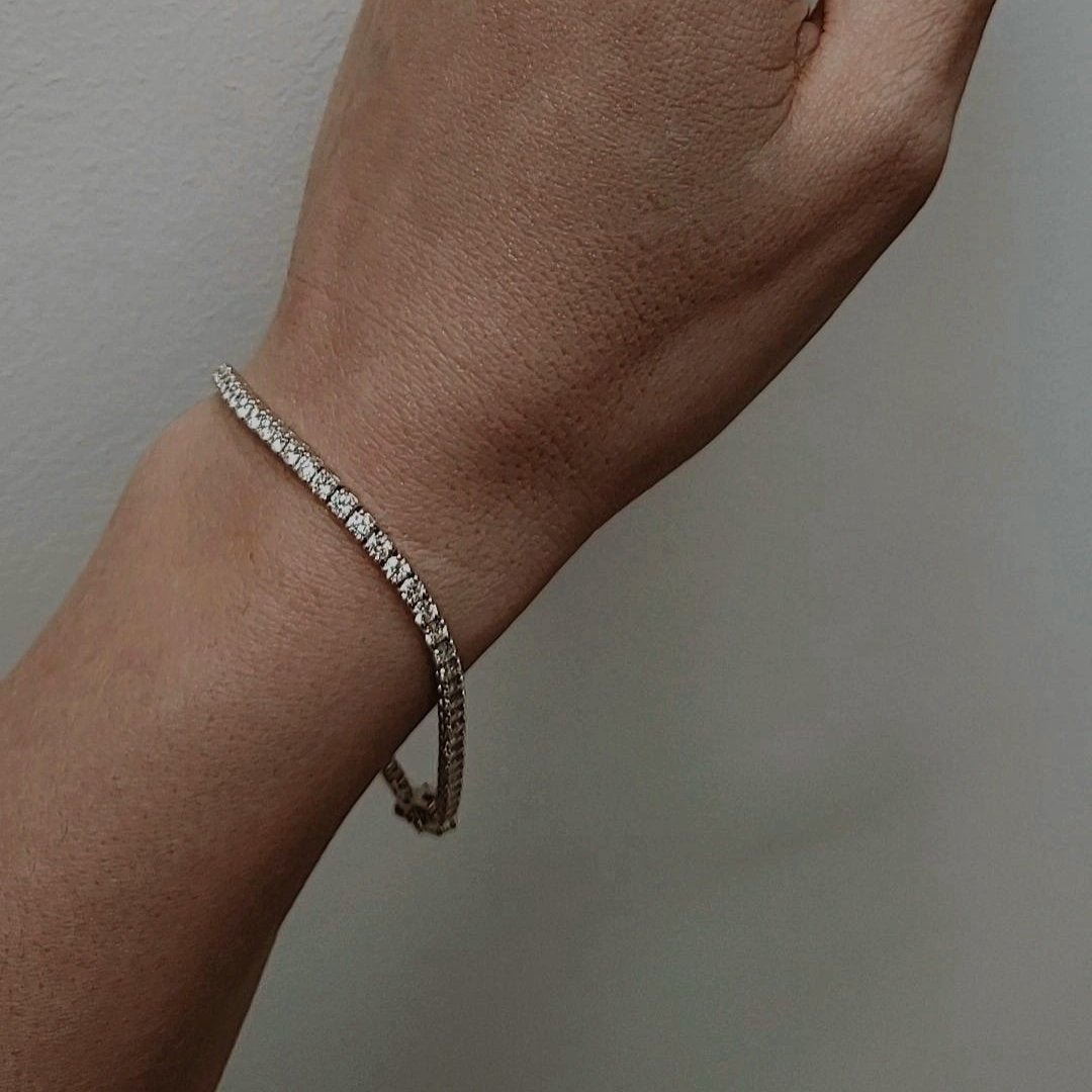 Bracelets-The modern addition to a classic woman.-ELIISE MAAR JEWELLERY