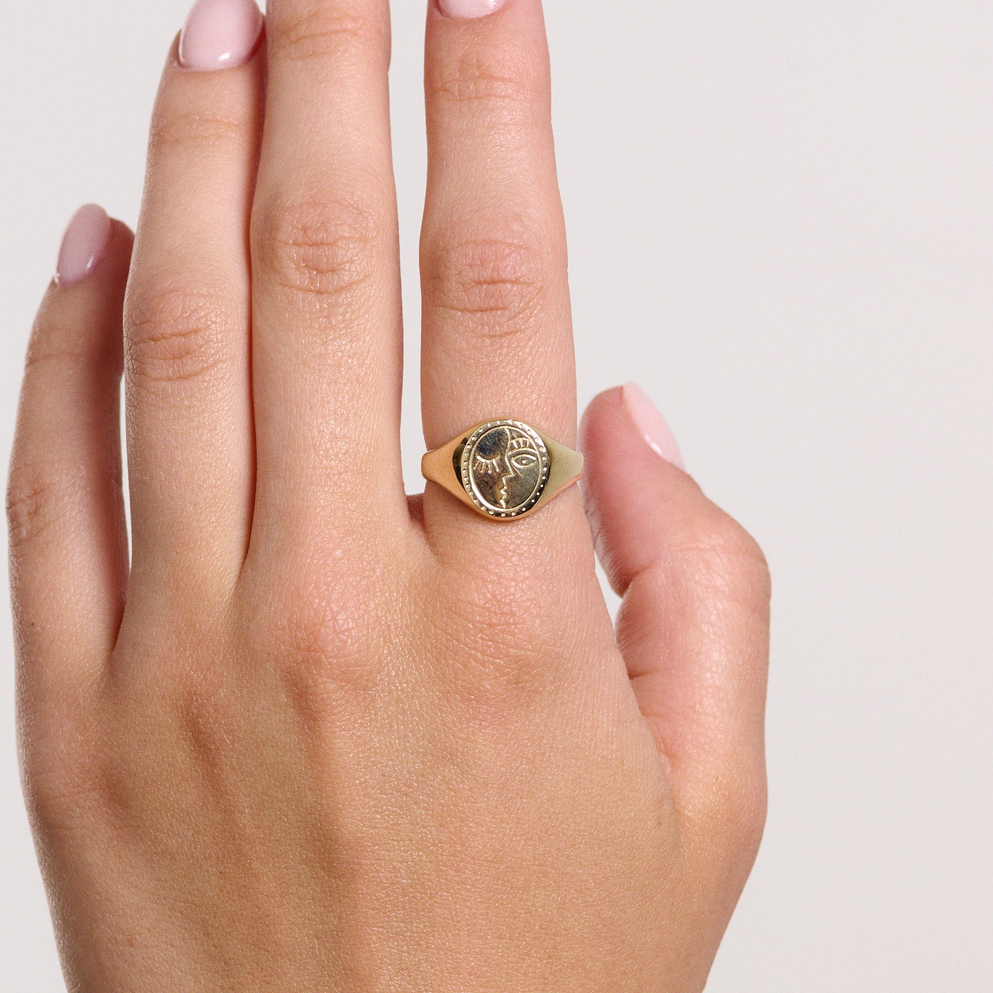 The Storytellers Signet Ring Gold - Eliise Maar Jewellery