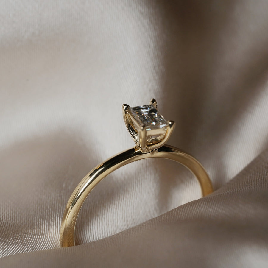 Baguette Diamond Ring - 18K Yellow Gold - Natural Diamond - Eliise Maar Jewellery